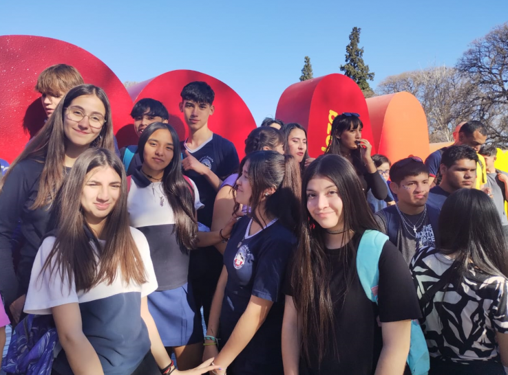 imagen Estudiantes participan de una "Caminata por la Inclusión"