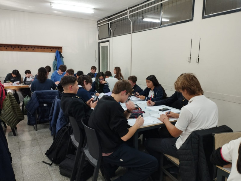 imagen Once estudiantes de la Escuela Martín Zapata participaron del intercolegial de la OMA