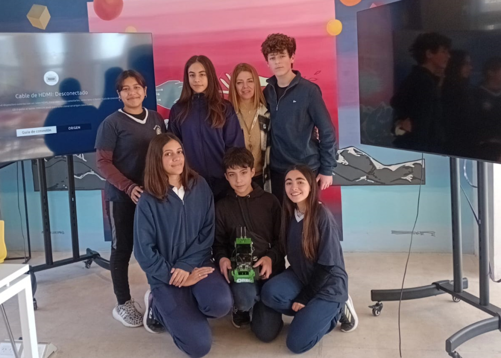 imagen Del aula al Polo TIC: los jóvenes del Club de Robótica son tutores de una interesante experiencia