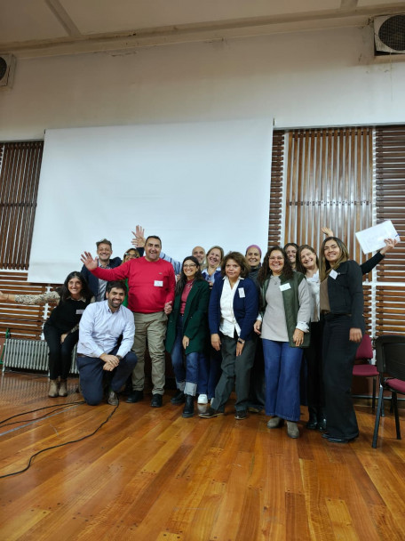 imagen Se realizó un conversatorio-taller sobre el uso de pantallas, redes sociales e inteligencia artificial