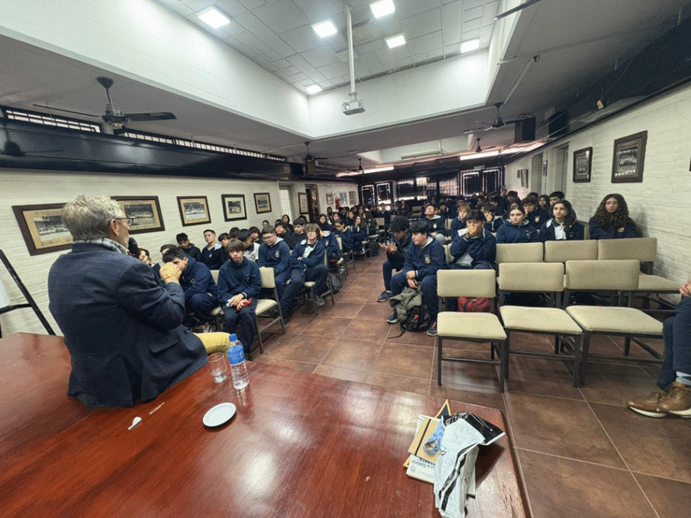 imagen Educación financiera: estudiantes participaron de charla a cargo de un experto del London Metal Exchange