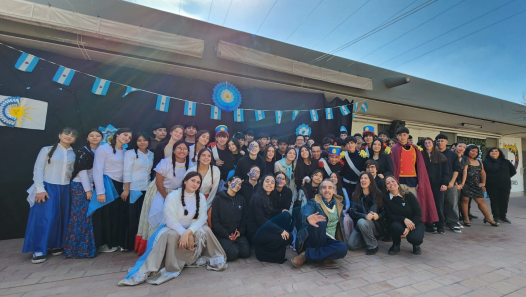imagen Homenaje a San Martín y celebración de los 86 años de la UNCUYO en la Escuela Martín Zapata