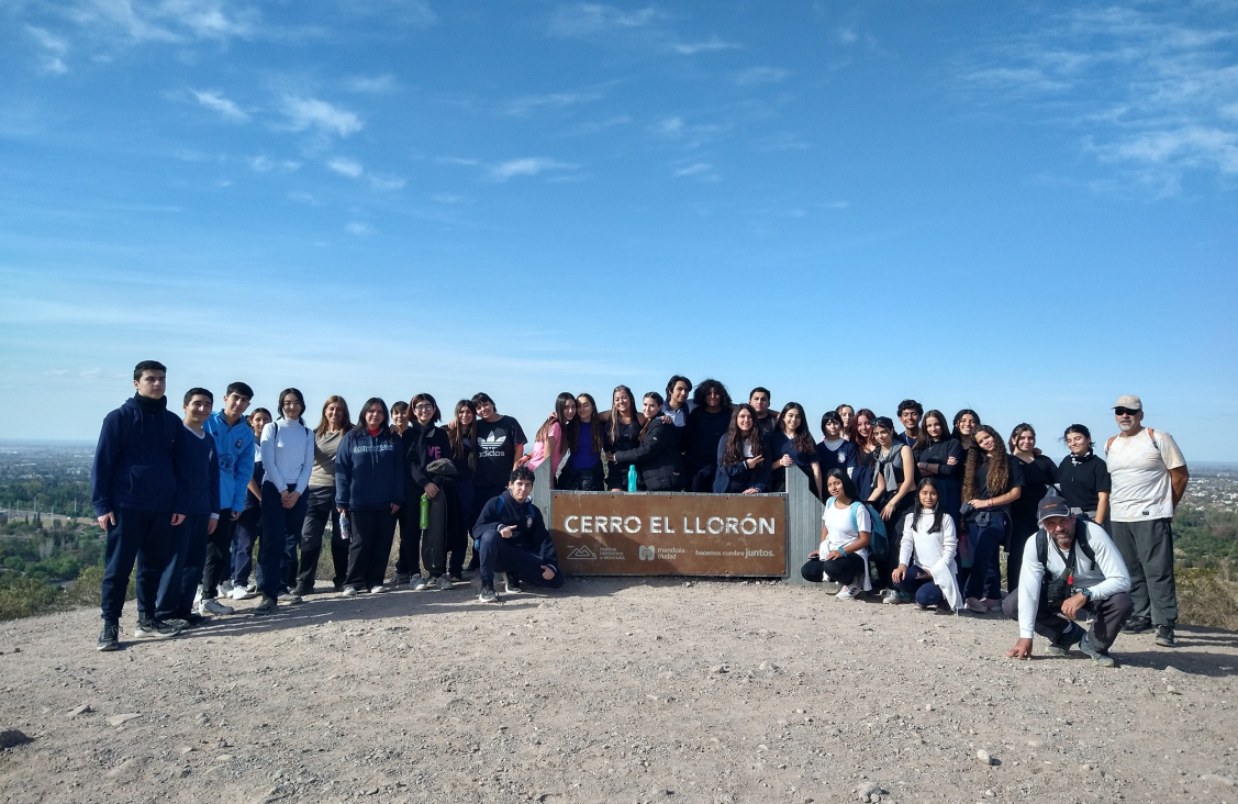 imagen Estudiantes participaron de una actividad de montaña