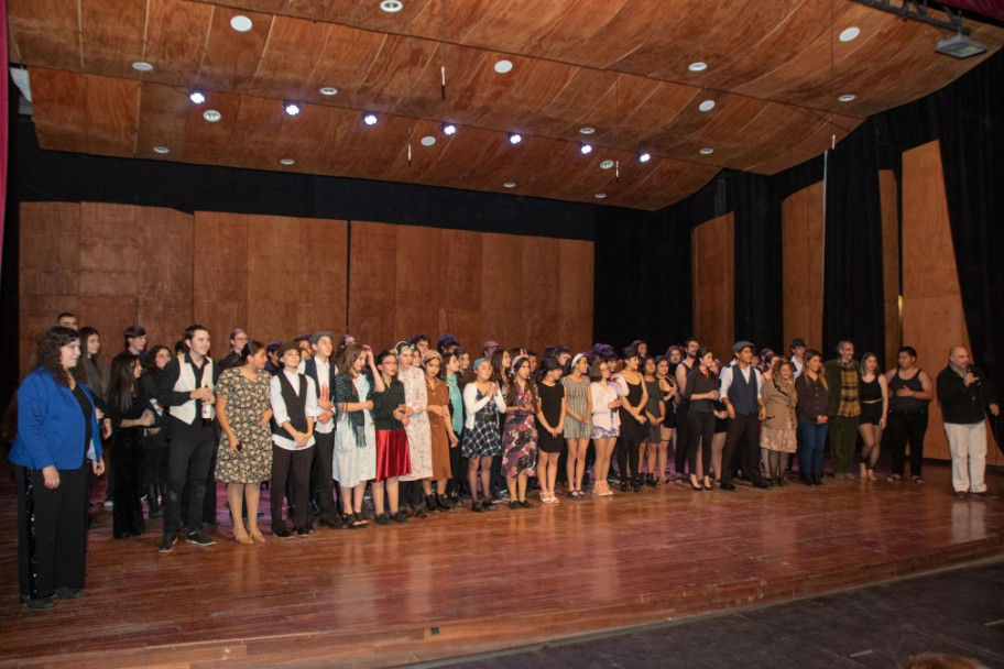 imagen Velada de gala: celebramos el aniversario 110 de la Escuela Martín Zapata