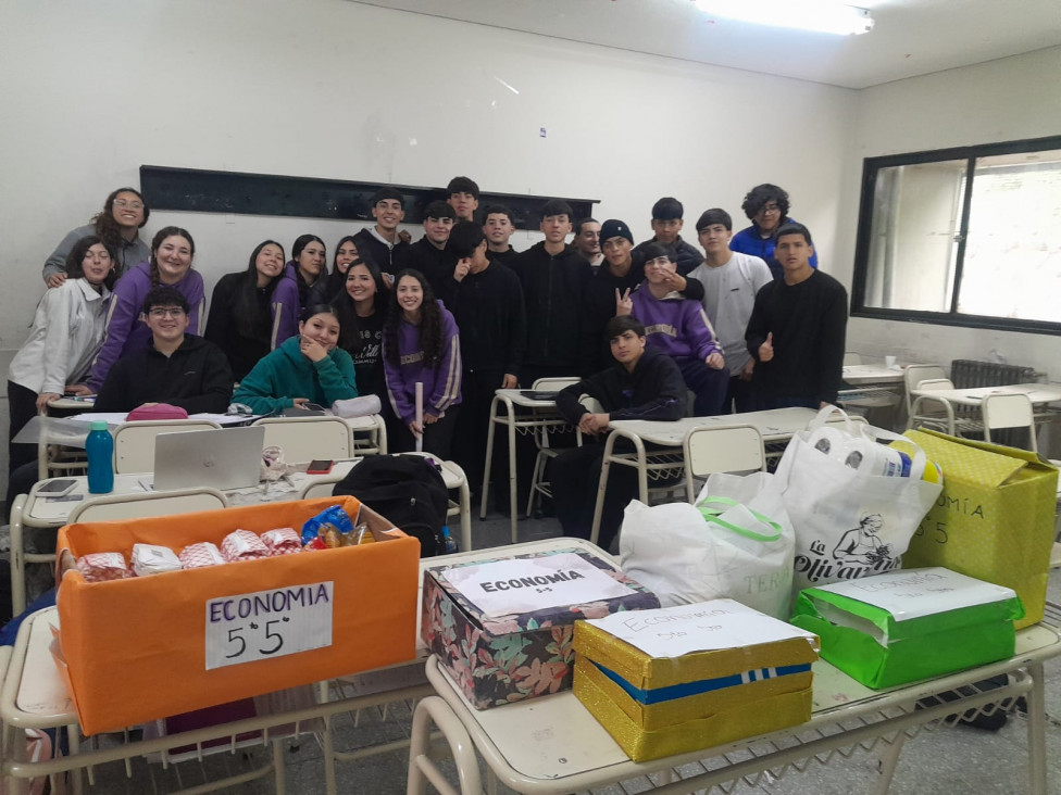 imagen Estudiantes del Martín Zapata investigaron la inflación y realizaron una campaña solidaria