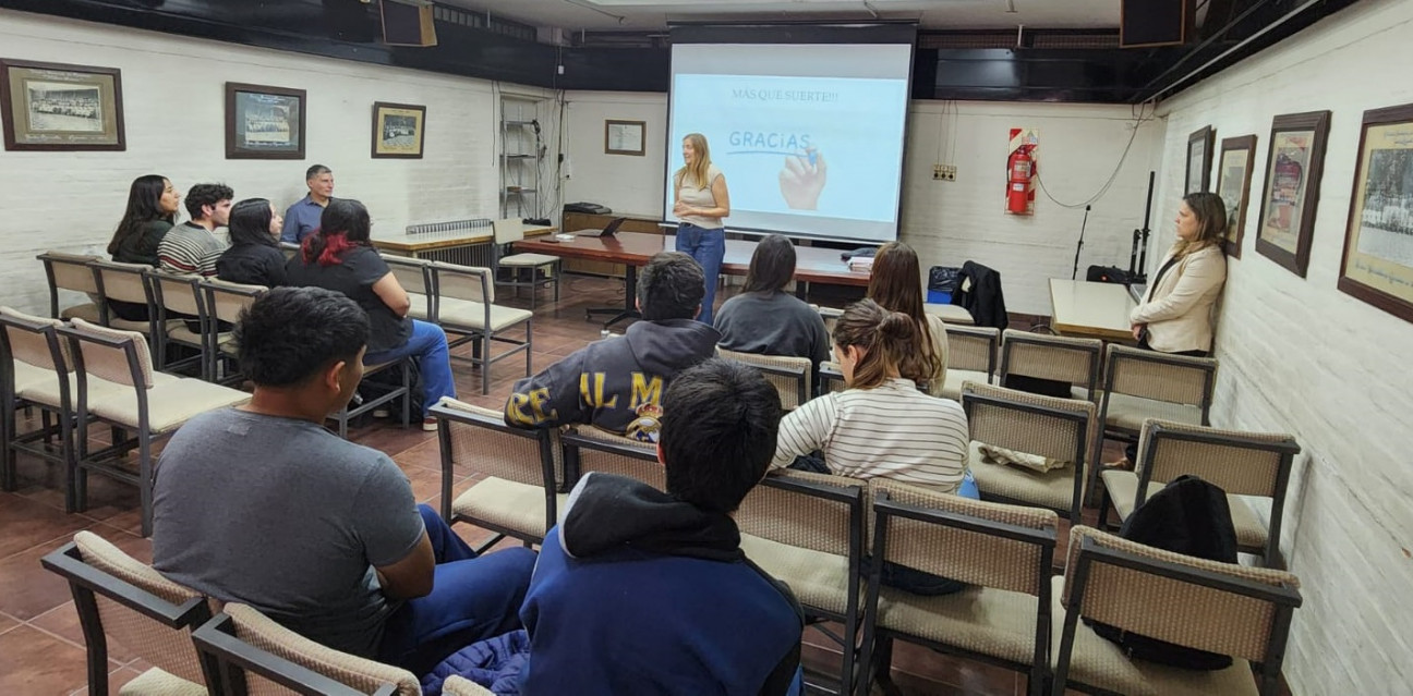 imagen La Escuela Martín Zapata se prepara para recibir a futuros docentes de inglés en sus aulas
