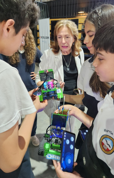 imagen Estudiantes del Martín Zapata mostraron sus robots en la Semana de la Innovación de Mendoza