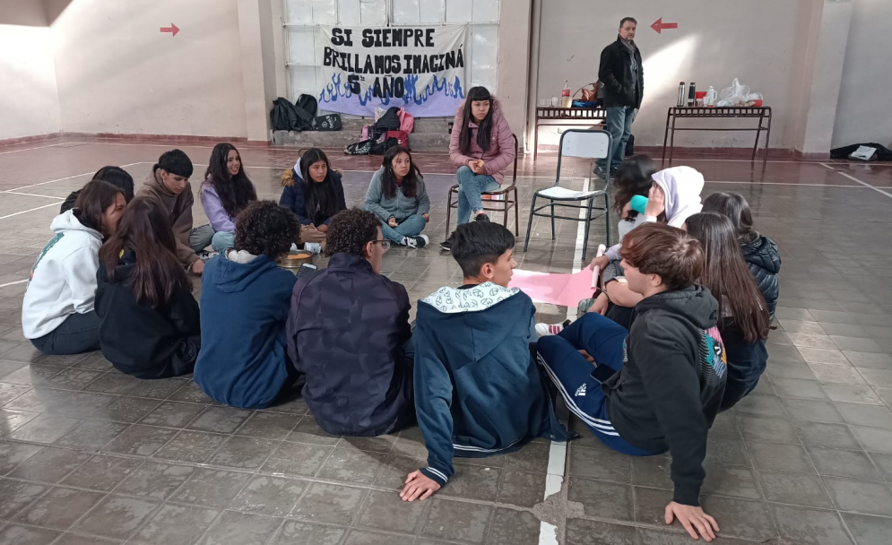 imagen Prácticas Sociales Educativas: estudiantes iniciaron un diagnóstico participativo junto a sus pares de la Escuela Borghi