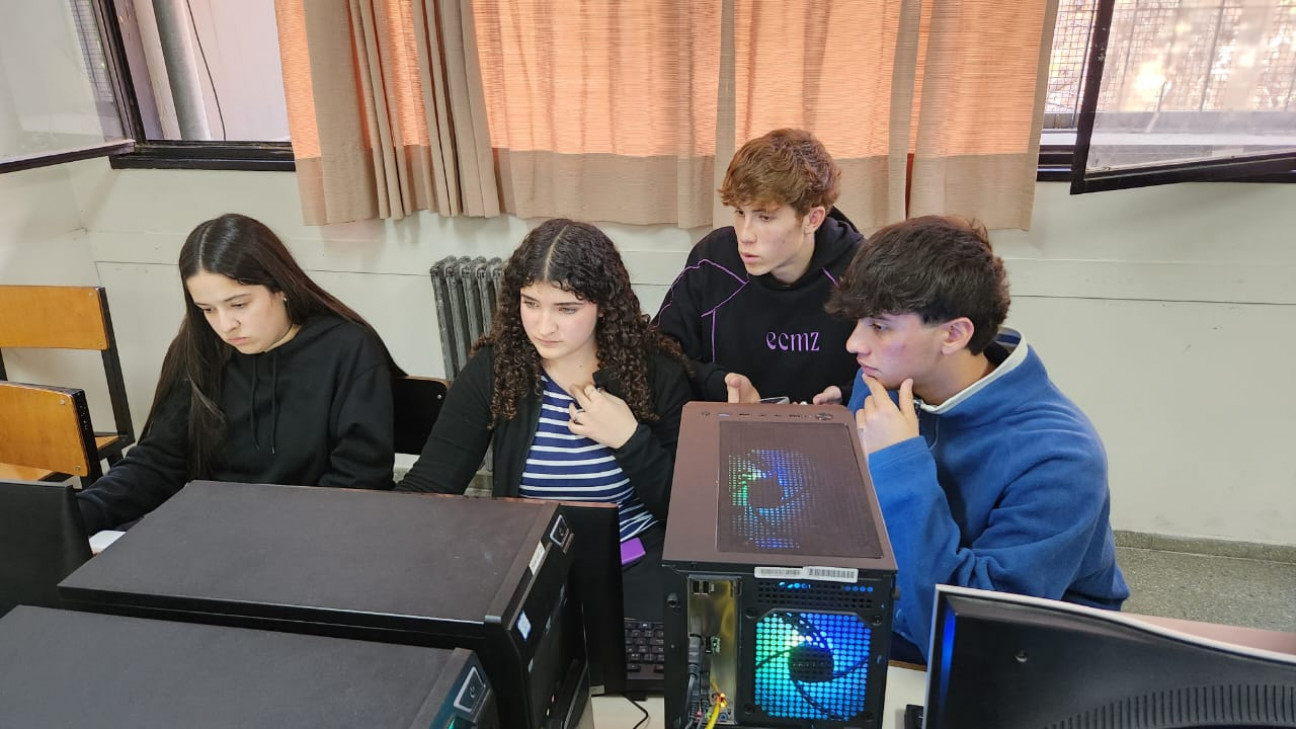 imagen Hackathon Educativo 2026: estudiantes enfrentaron complejos desafíos socioambientales a través de la innovación digital