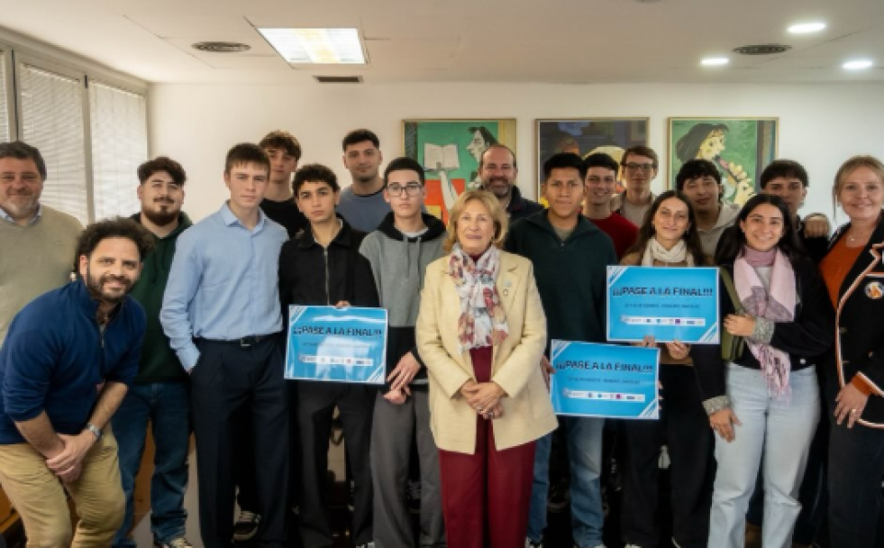 imagen Estudiantes del proyecto Navais fueron recibidos por la rectora de la UNCUYO