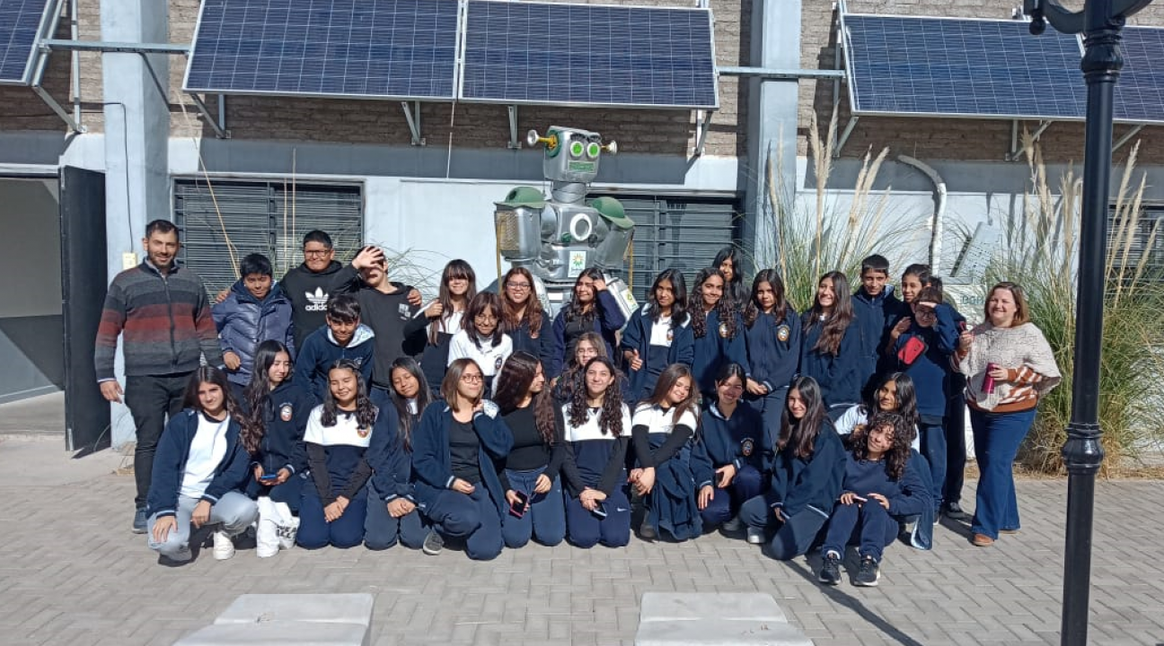 imagen Aprender desde la experiencia: visita a la planta "Junín Punto Limpio"