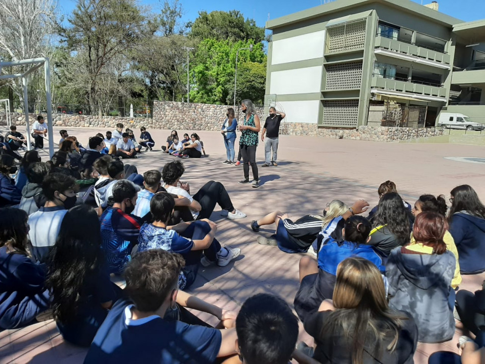 imagen Jornada sobre Salud Mental junto a estudiantes y docentes de la Escuela Arte Aplicado