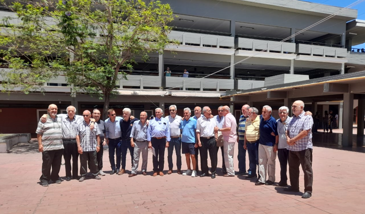 imagen Celebraron sus 60 años de egresados con mucha emoción y una hermosa visita a nuestra institución