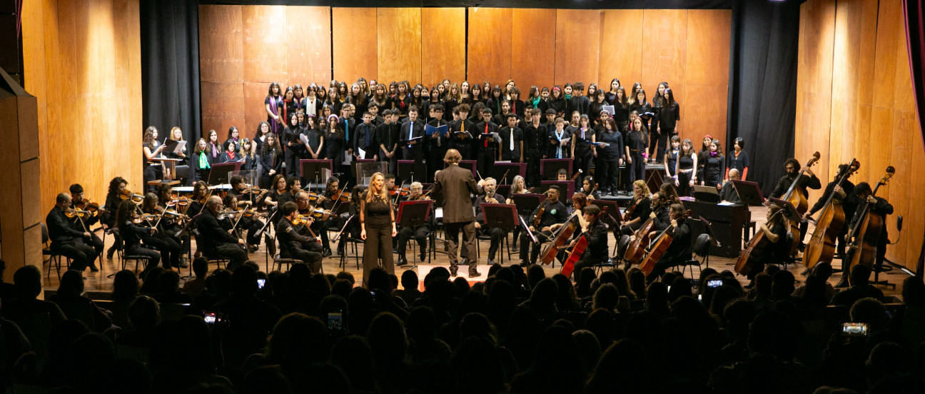 imagen El Coro de la ECMZ participó de un importante Ciclo Sinfónico-Coral