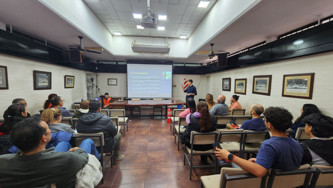 imagen Capacitación en prevención de incendios y uso de extintores