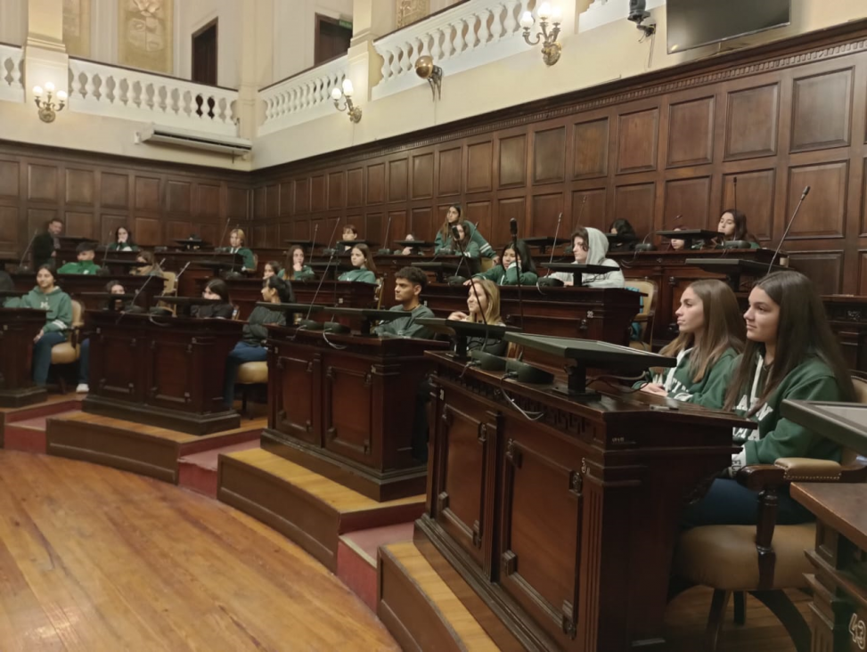 imagen Estudiantes visitaron la legislatura provincial