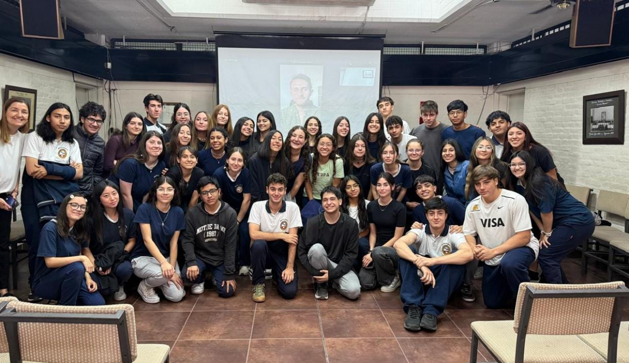 imagen Estudiantes mantuvieron una entrevista en inglés con un profesional mendocino radicado en China