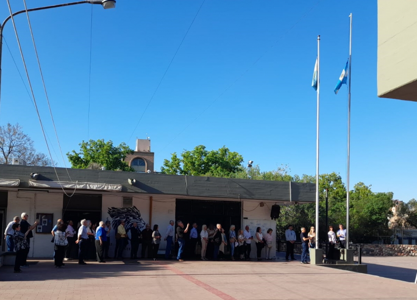 imagen Volvieron a la Escuela cincuenta años después de su egreso, con el sentido de pertenencia intacto