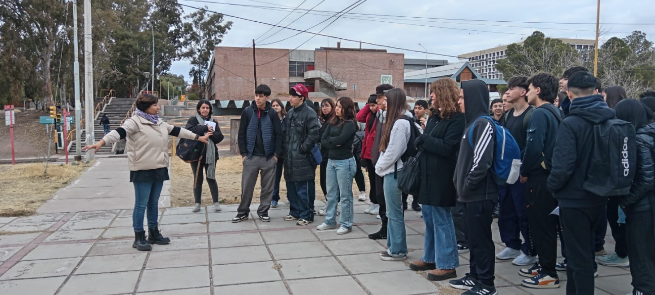 imagen Estudiantes recorrieron el Campus Universitario en el marco de un proyecto de extensión de Prácticas Sociales Educativas