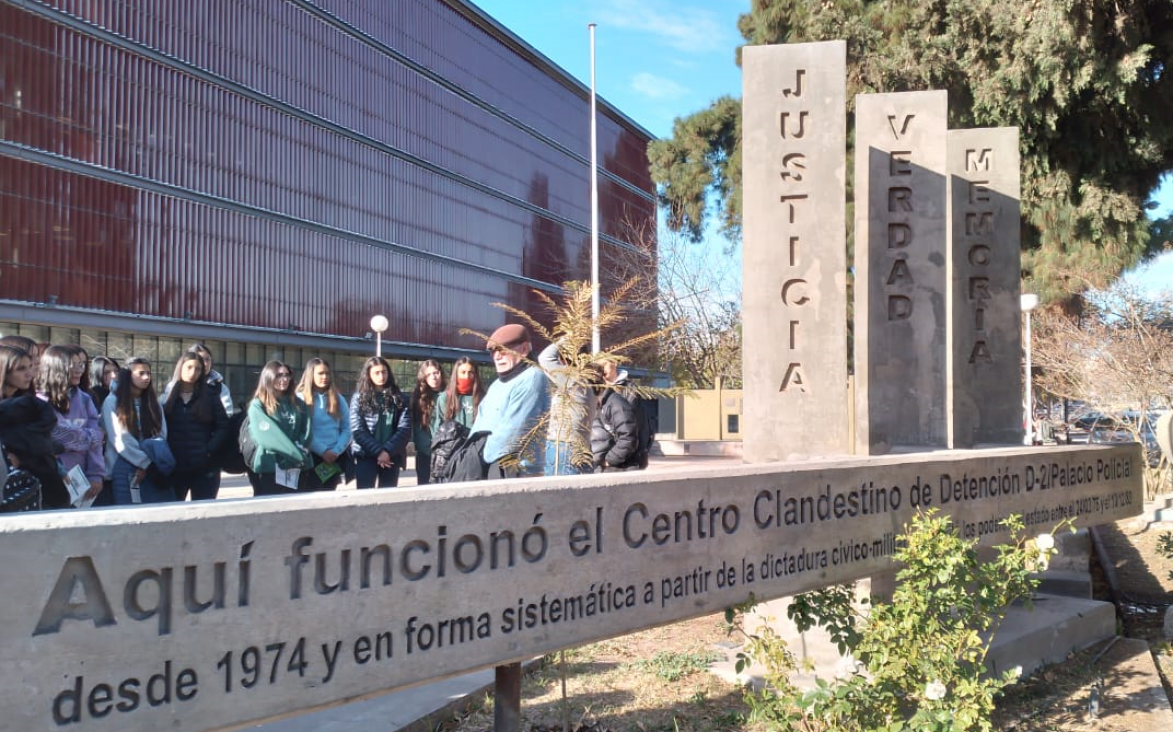 imagen Estudiantes visitaron el Espacio para la Memoria