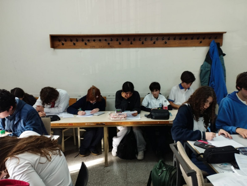 imagen Once estudiantes de la Escuela Martín Zapata participaron del intercolegial de la OMA