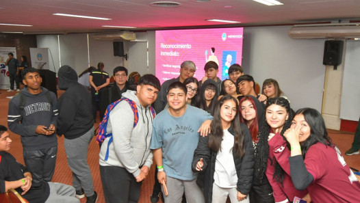 imagen Adolescentes: "La cercanía es la mejor forma de cuidar su salud mental"