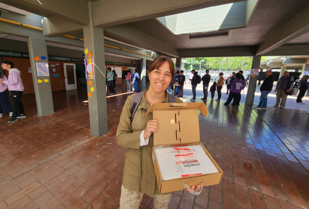 imagen Estudiantes de primero y segundo año recibieron netbooks