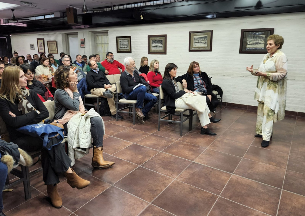 imagen Equipos Directivos de Escuelas Preuniversitarias se reunieron en Martín Zapata