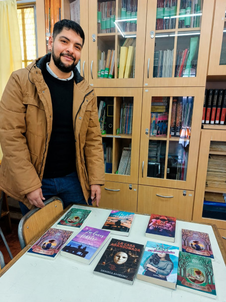 imagen Andrés Castro, bibliotecario de ECMZ