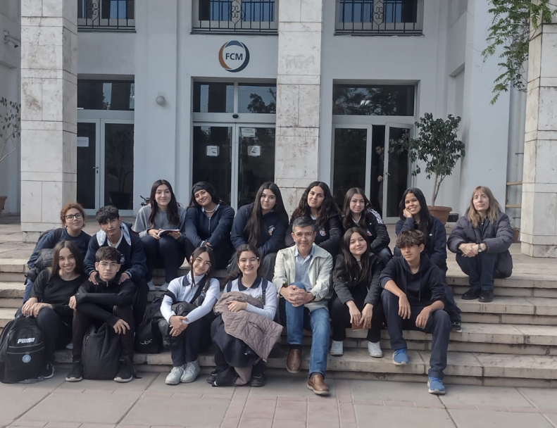 imagen Estudiantes visitaron el Instituto de Medicina y Biología Experimental de Cuyo (IMBECU)