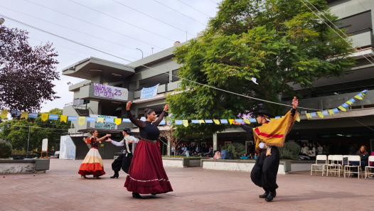 imagen La escuela conmemoró el 215º aniversario de la Revolución de Mayo