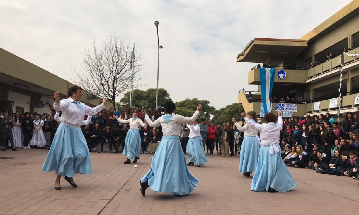 imagen Celebramos el día de la Independencia y 105 años del Martín Zapata