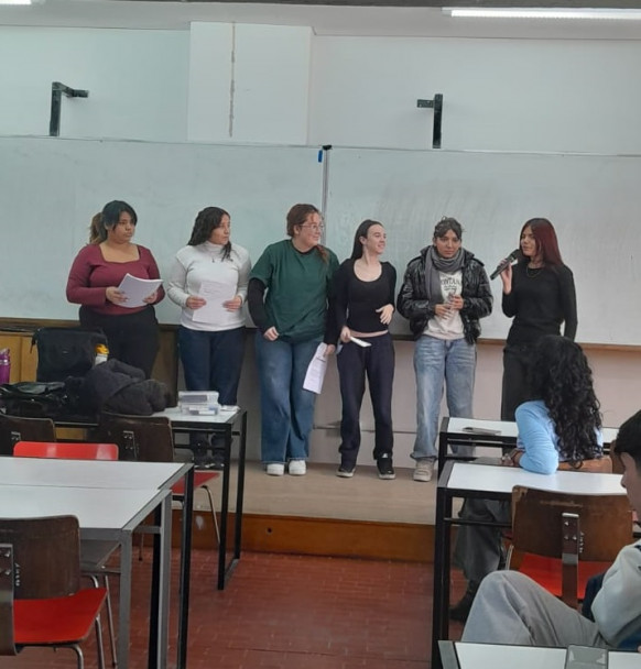 imagen Estudiantes del TAE vivieron una jornada universitaria en la Facultad de Ciencias Económicas de la UNCUYO