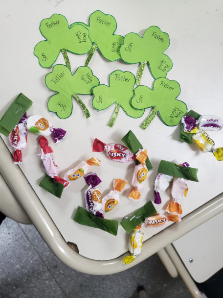 imagen Estudiantes compartieron sus aprendizajes en inglés sobre "Saint Patrick"s day"