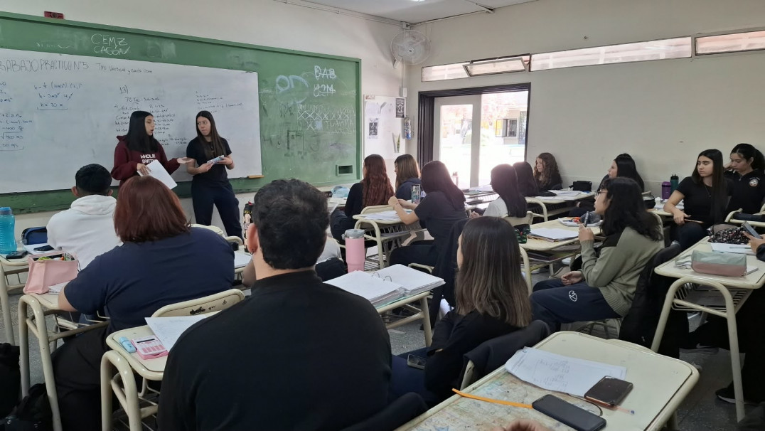 imagen De estudiantes a estudiantes: compartir experiencias para construir la próxima "Promo"