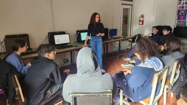 imagen Intercambista brasilera compartió saberes sobre educación y discapacidad con estudiantes de la orientación en Informática