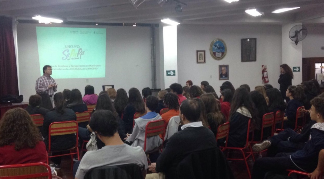 imagen El equipo de Educación Ambiental participó de un taller sobre consumo responsable