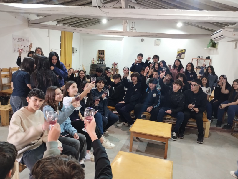 imagen Estudiantes visitaron la Bodega Florio