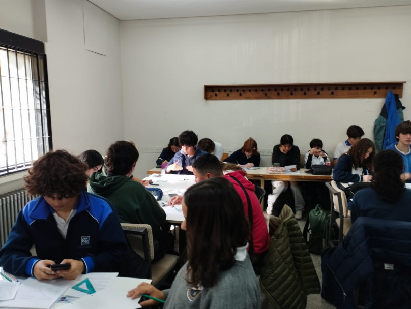 imagen Once estudiantes de la Escuela Martín Zapata participaron del intercolegial de la OMA