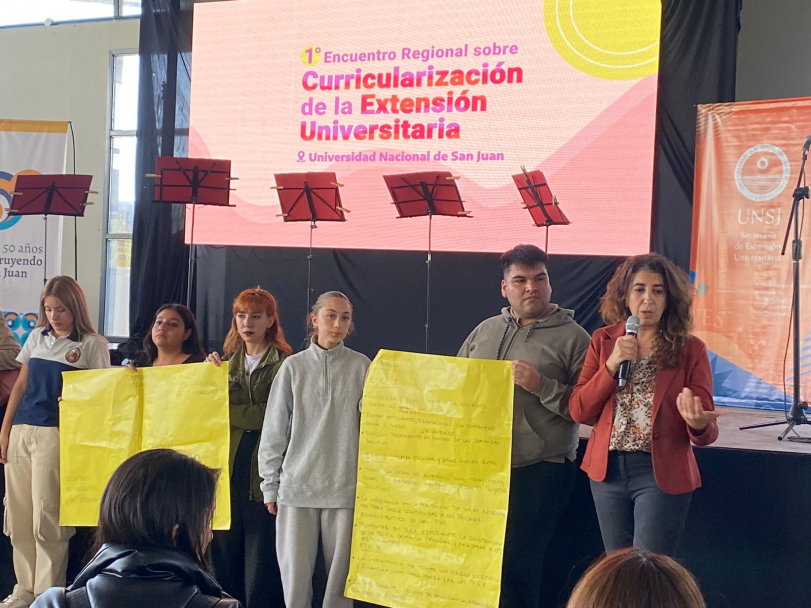 imagen La Escuela Martín Zapata fue parte del Encuentro Regional sobre Curricularización de la Extensión Universitaria