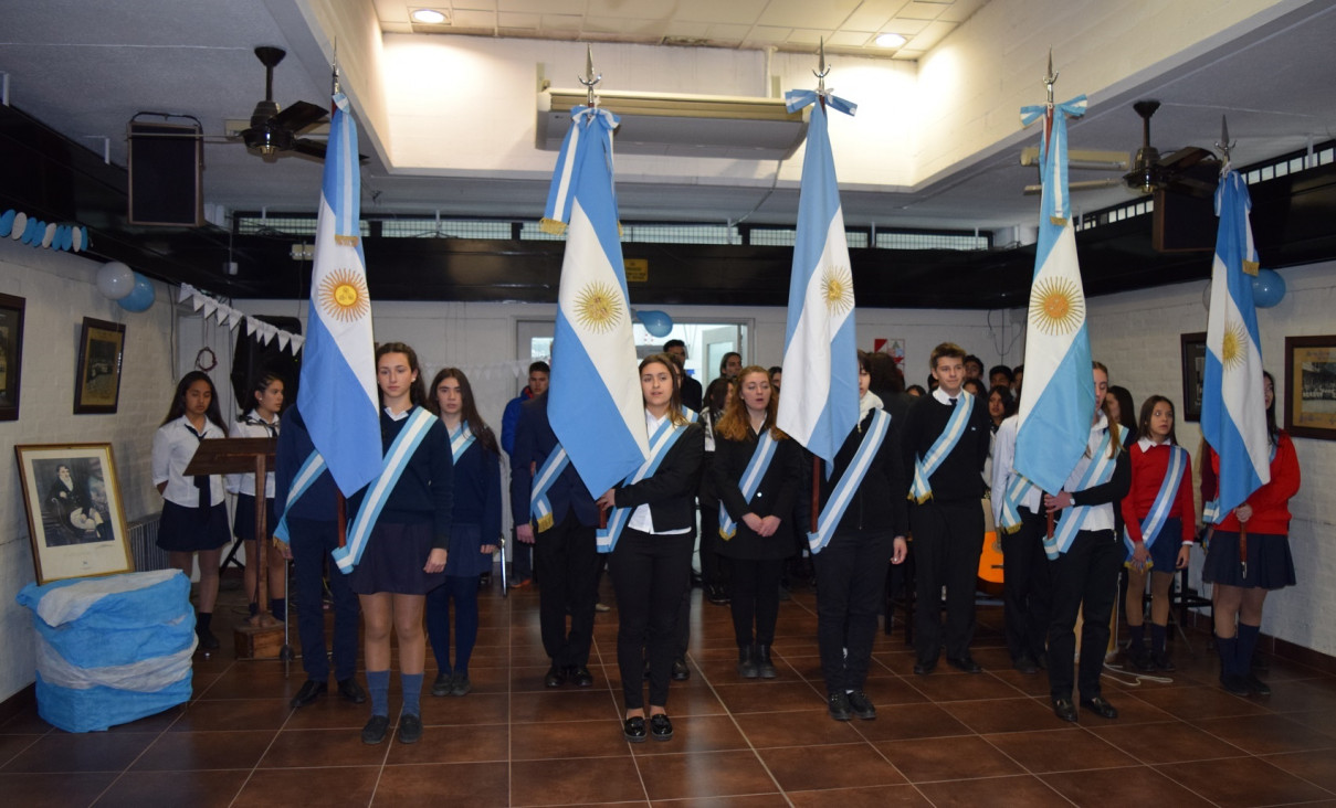 imagen Homenaje a nuestra bandera nacional y a su creador