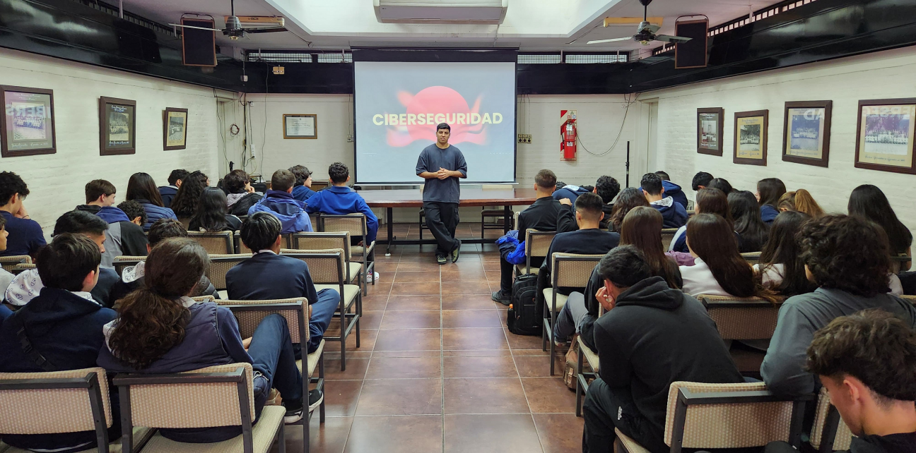 imagen Conciencia digital: charla sobre ciberseguridad para estudiantes de Informática