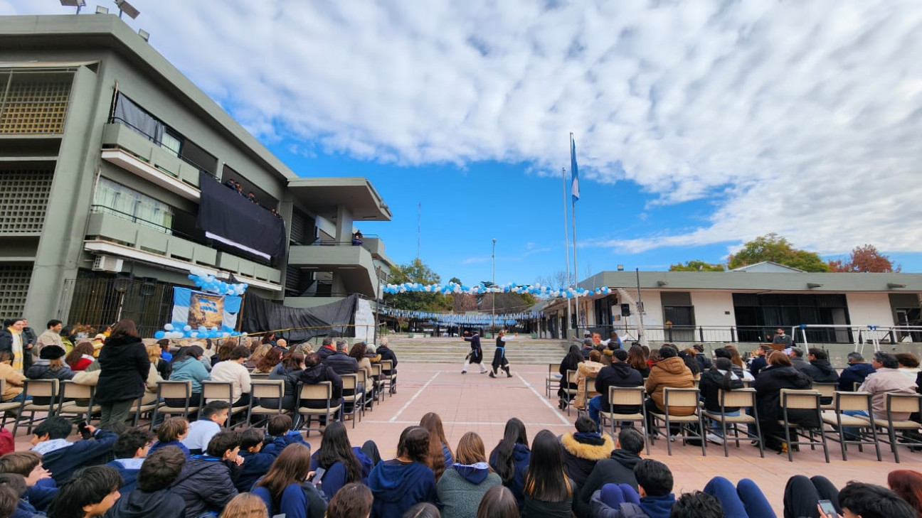 imagen La Escuela Martín Zapata conmemoró el Día de la Bandera y celebró sus 114 años con un emotivo acto institucional