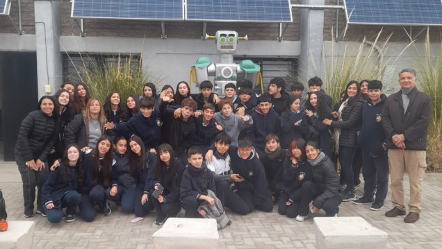 imagen Estudiantes de primer año visitaron Junín Punto Limpio en el marco de las Prácticas Sociales Educativas