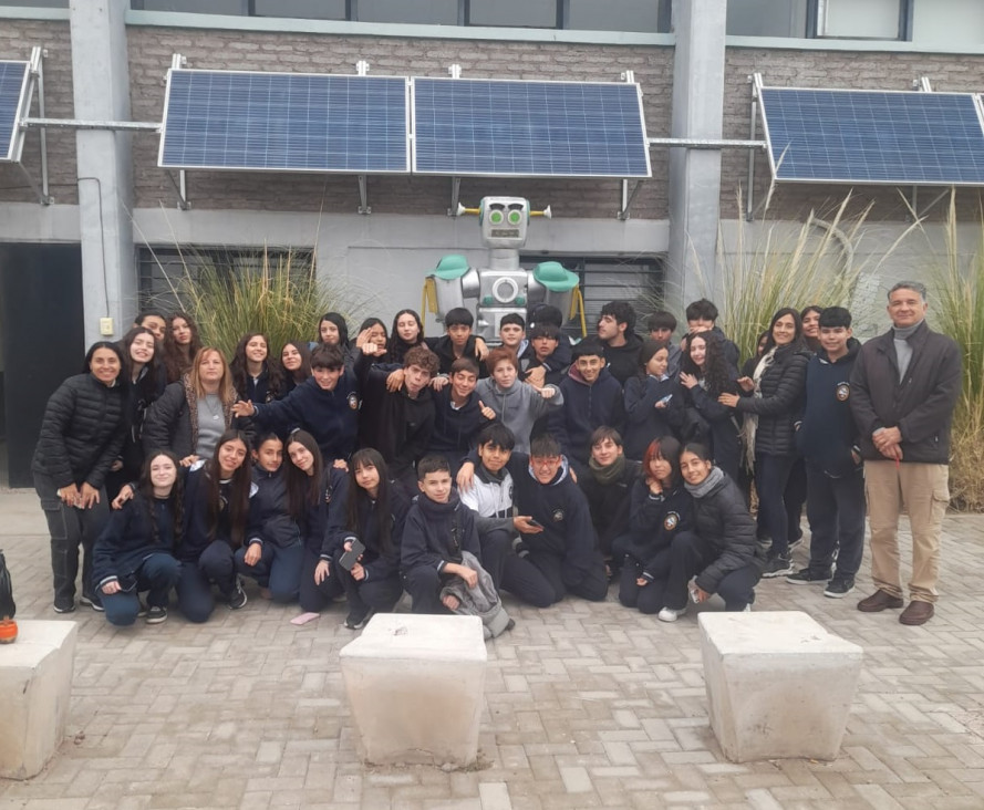 imagen Estudiantes de primer año visitaron Junín Punto Limpio en el marco de las Prácticas Sociales Educativas