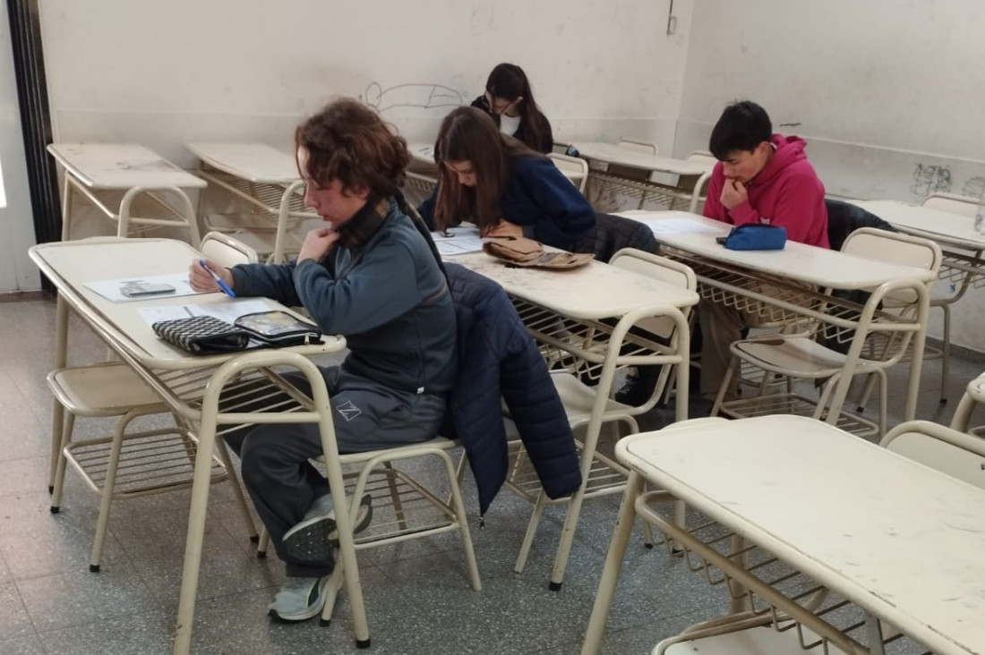 imagen Matemática que desafía, crea y transforma: estudiantes participan en nuevas rondas de la OMA