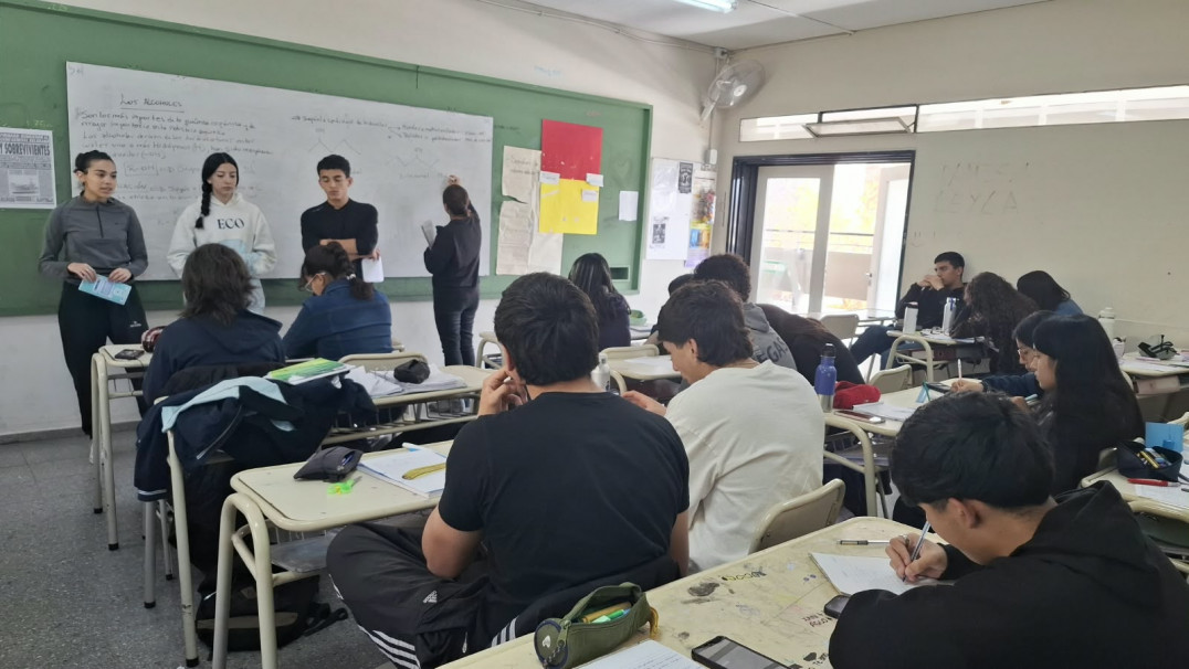 imagen De estudiantes a estudiantes: compartir experiencias para construir la próxima "Promo"