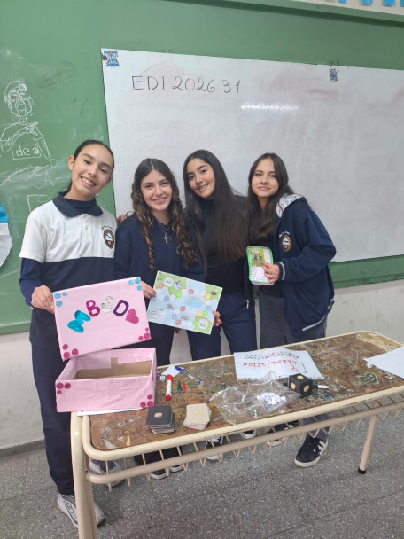 imagen Aprender creando: estudiantes de primer año diseñaron juegos como cierre del primer cuatrimestre
