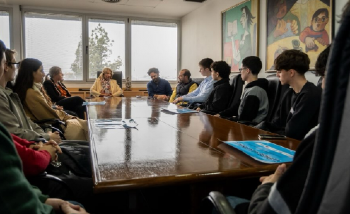imagen Estudiantes del proyecto Navais fueron recibidos por la rectora de la UNCUYO