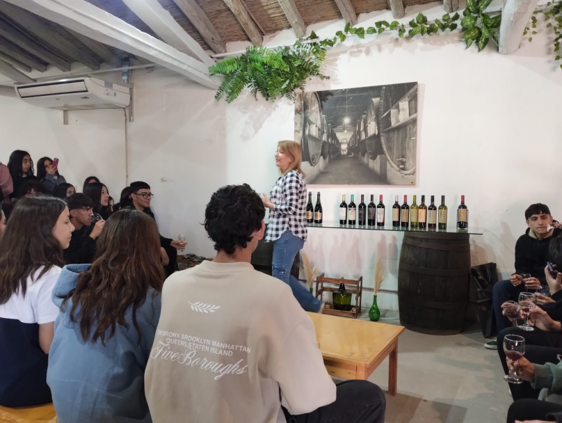 imagen Estudiantes visitaron la Bodega Florio